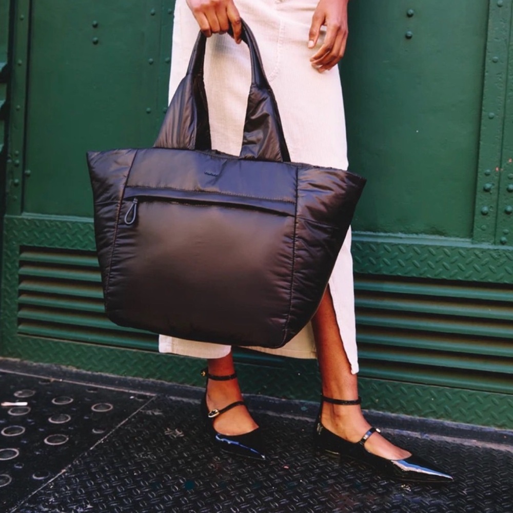 Carra Cumulus Black Tote